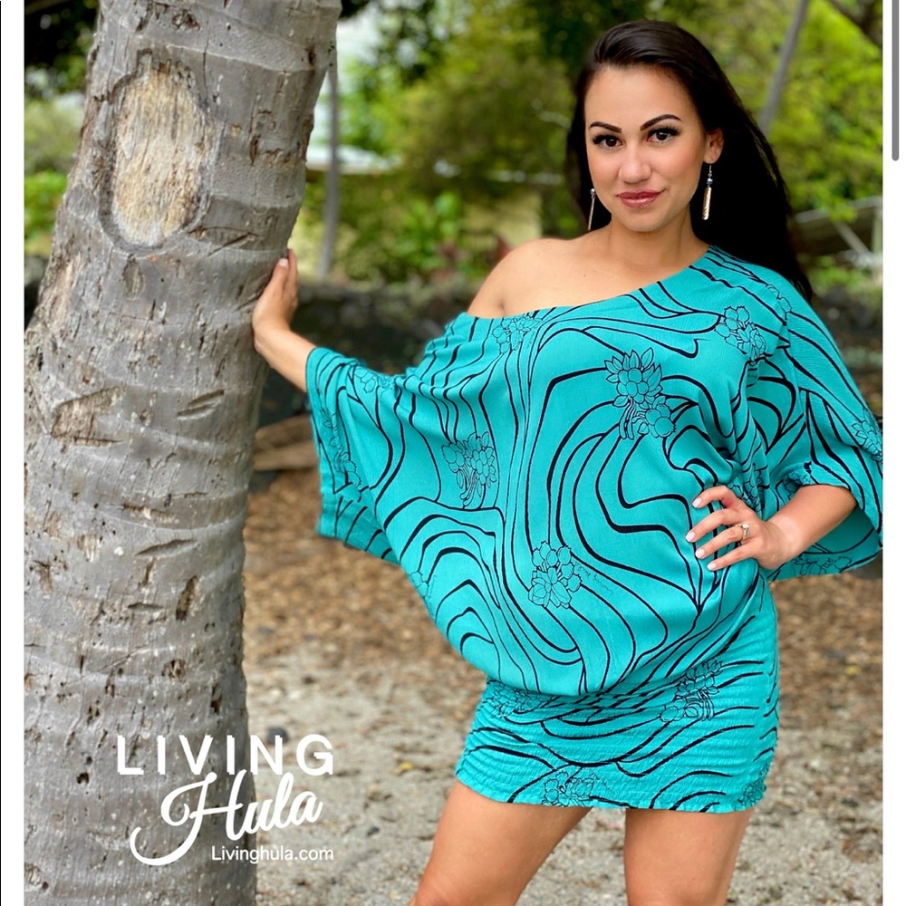 Living hula mikela